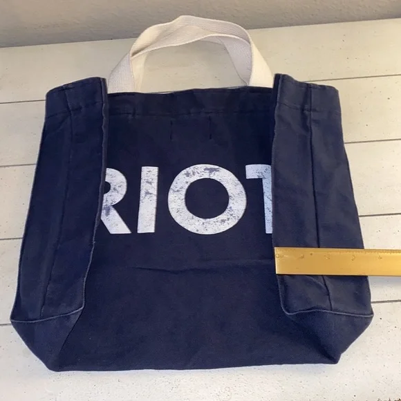 sub-urban RIOT navy blue & white bag​ - Picture 4 of 5